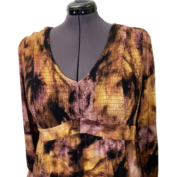 Torrid Women size 2 (2X) V Neck Baby-doll Top Crinkle Gauze Tie Dye Purple Tan - Picture 3 of 11